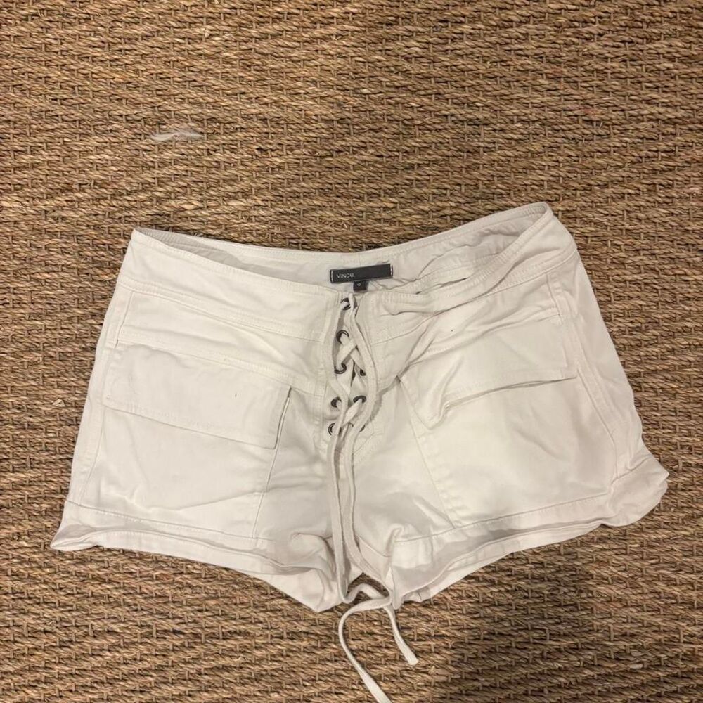 Vince Women's White and Cream Shorts